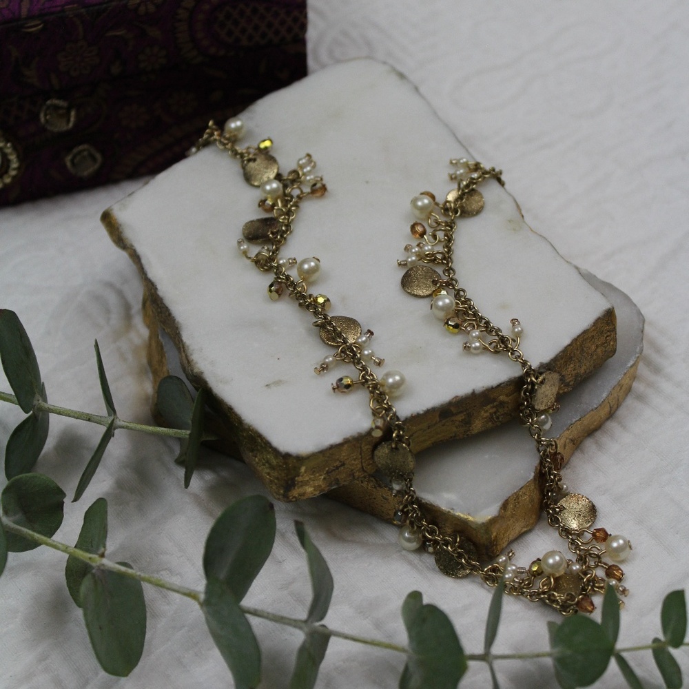 Forever 21 Gold/Pearl Long Chain Necklace - Picture 3 of 4